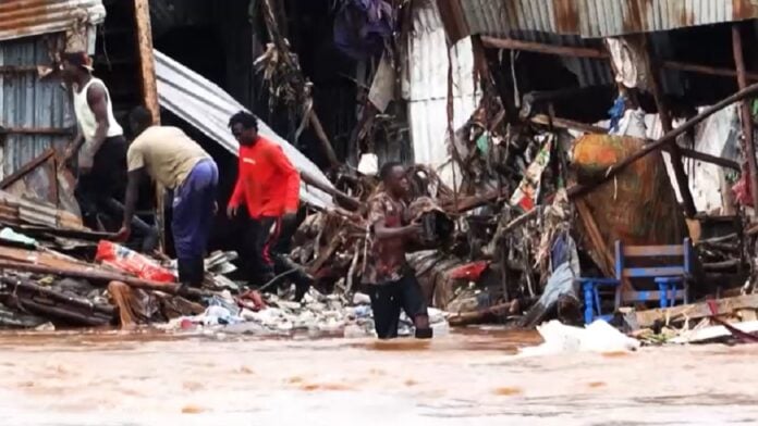Inondations meurtrières à Nairobi : au moins 10 morts et une ville paralysée par les pluies